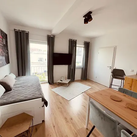 Διαμέρισμα Monteurswohnungen In - Zentrum - Neu Saniert