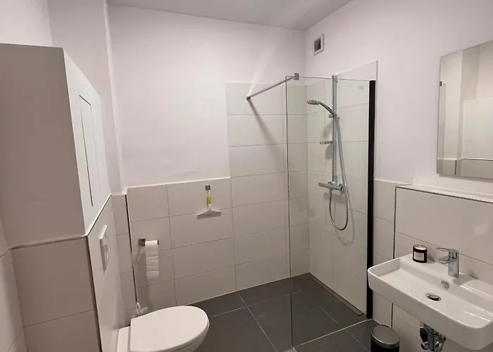 Monteurswohnungen In - Zentrum - Neu Saniert Apartamento *