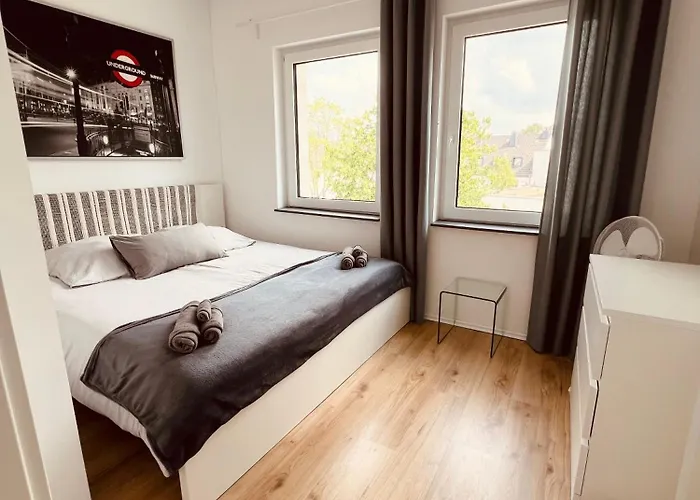 Monteurswohnungen In - Zentrum - Neu Saniert Apartamento *