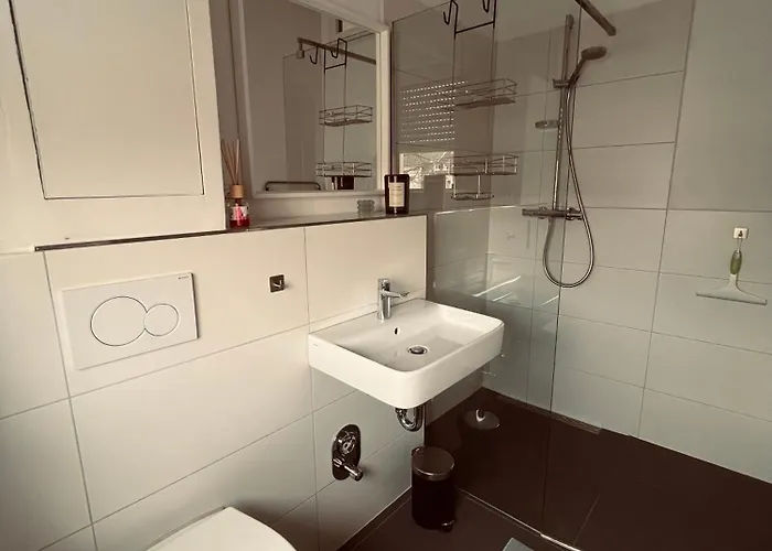 Monteurswohnungen In - Zentrum - Neu Saniert Apartman